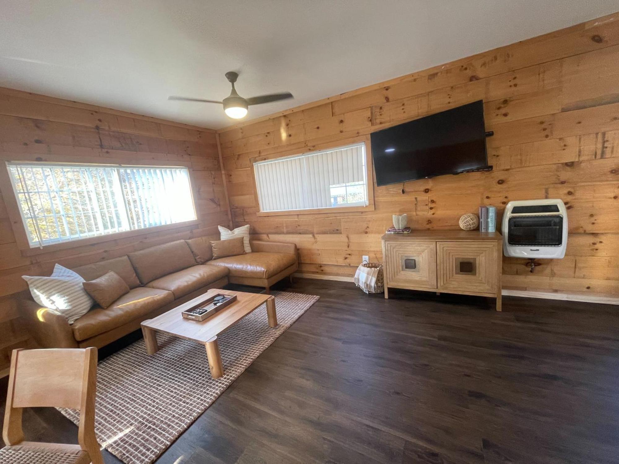 Pine Creek Cabins & Camping Resort South Bloomingville 外观 照片