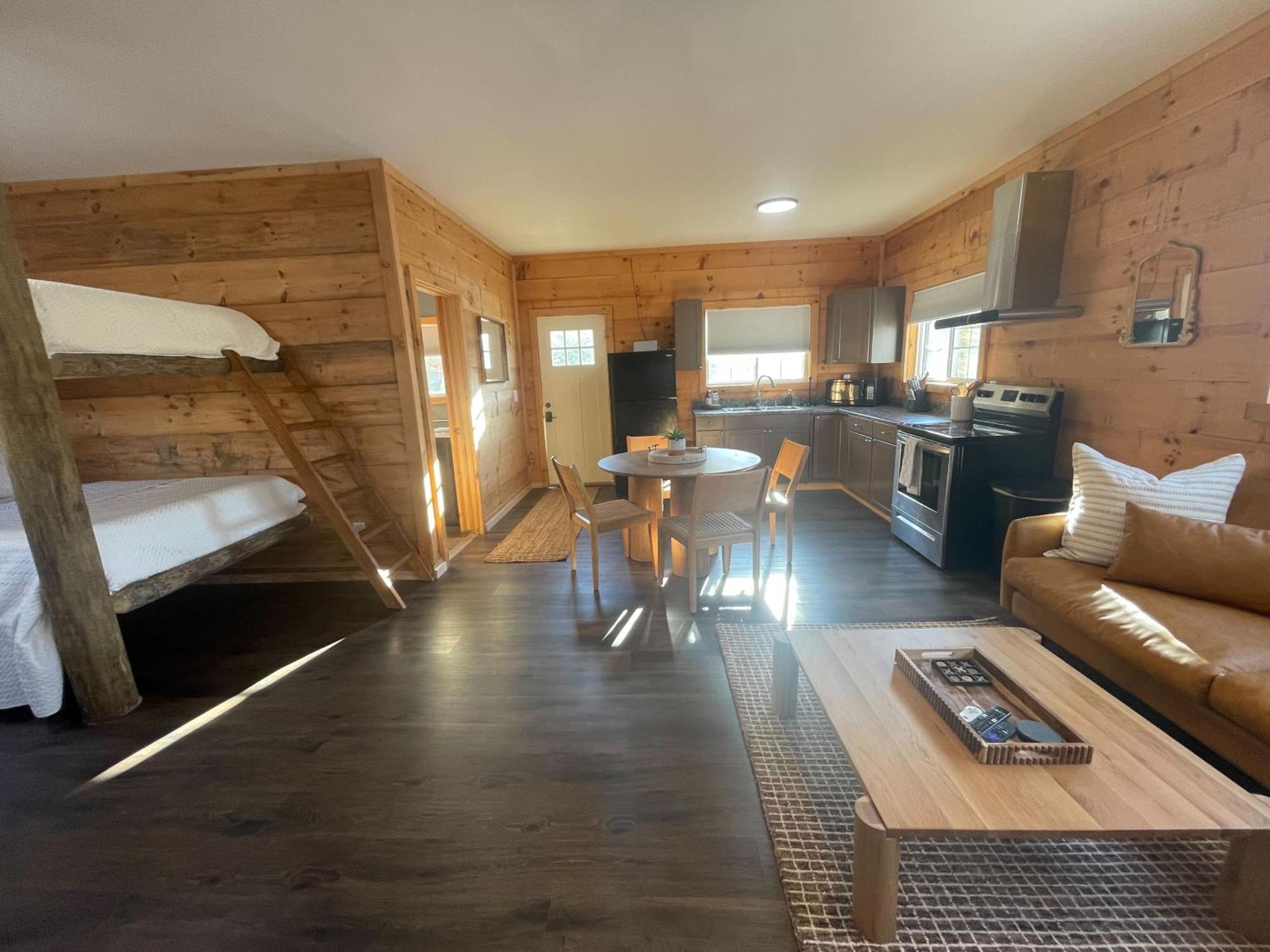 Pine Creek Cabins & Camping Resort South Bloomingville 外观 照片